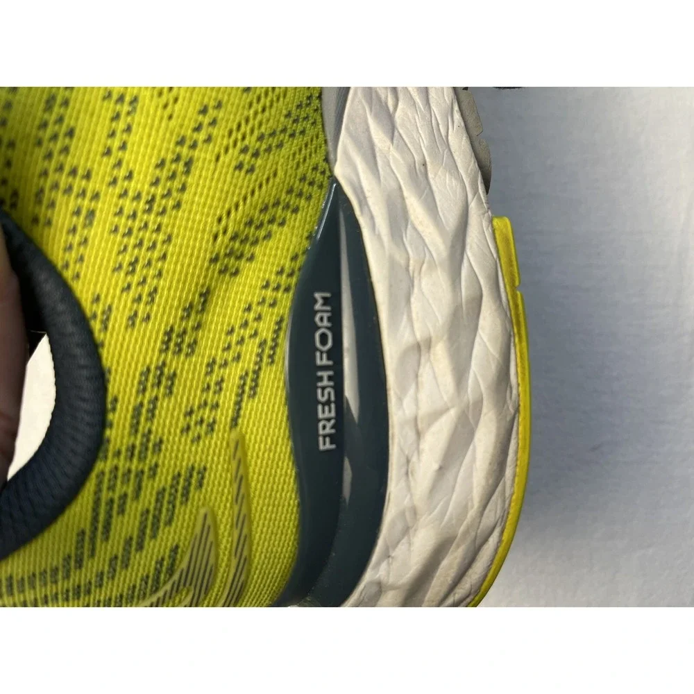 New Balance Men's Fresh Foam‎ 880v11  Size 14 Sulphur Yellow/Ocean Grey  M880Y11